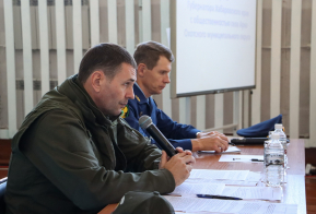 Дмитрий Демешин посетил социальные объекты в Охотском округе