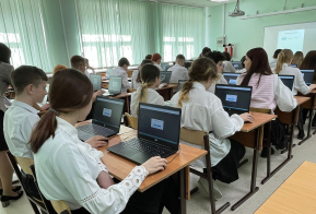 Школьников края научили защищаться от мобильных угроз
