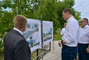 Губернатор Хабаровского края оценил благоустройство набережной в Амурске
